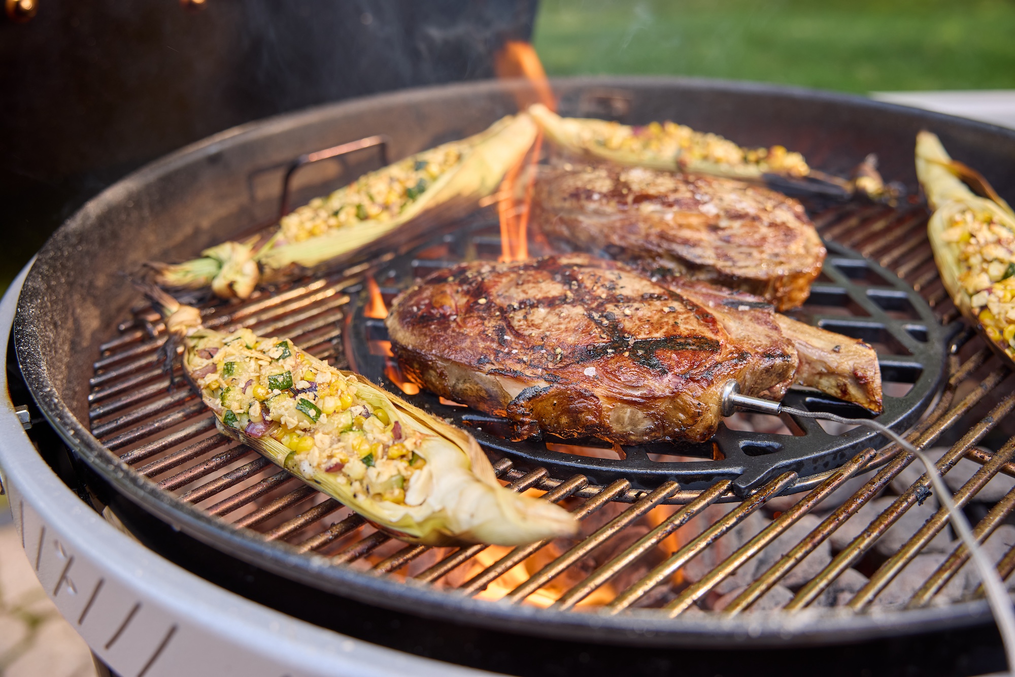 Weber Performer Premium Smart Holzkohlegrill Ø 57 cm 1501631
